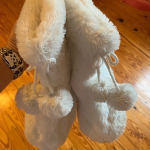 Old Navy girls boot slippers